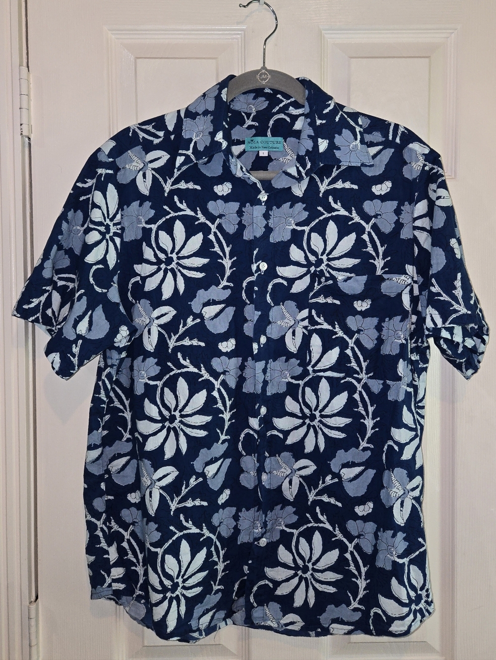 100% cotton NOLA Couture Men’s L Blue White Aloha Shirt USA Coastal Resort Camp
